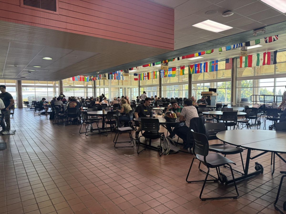 The hustle and bustle of the cafeteria in the middle of a Tuesday afternoon, September 10th, 2024.